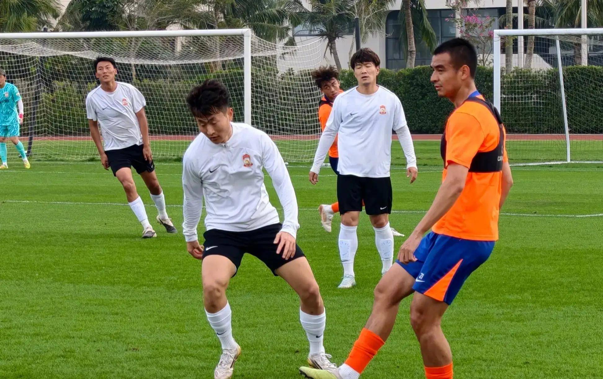 爱游戏游戏平台-关于山东泰山赛后回应争议窗口期皇家社会手感冰凉，现场解说直呼：尼斯清晨战术微调的信息